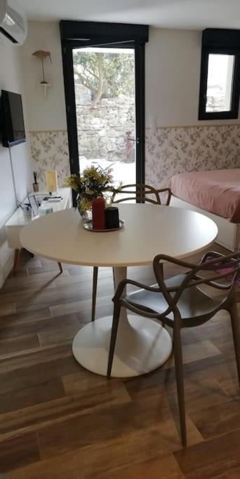 Studio En Rez De Jardin Collobrieres Exterior photo