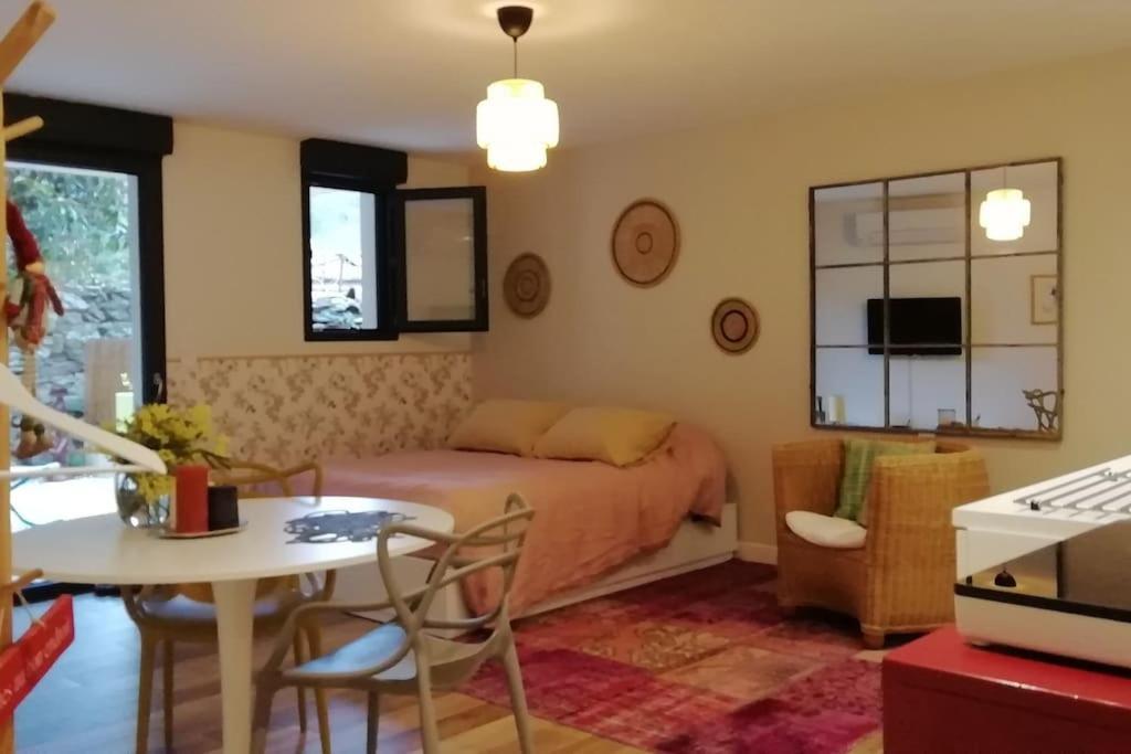 Studio En Rez De Jardin Collobrieres Exterior photo
