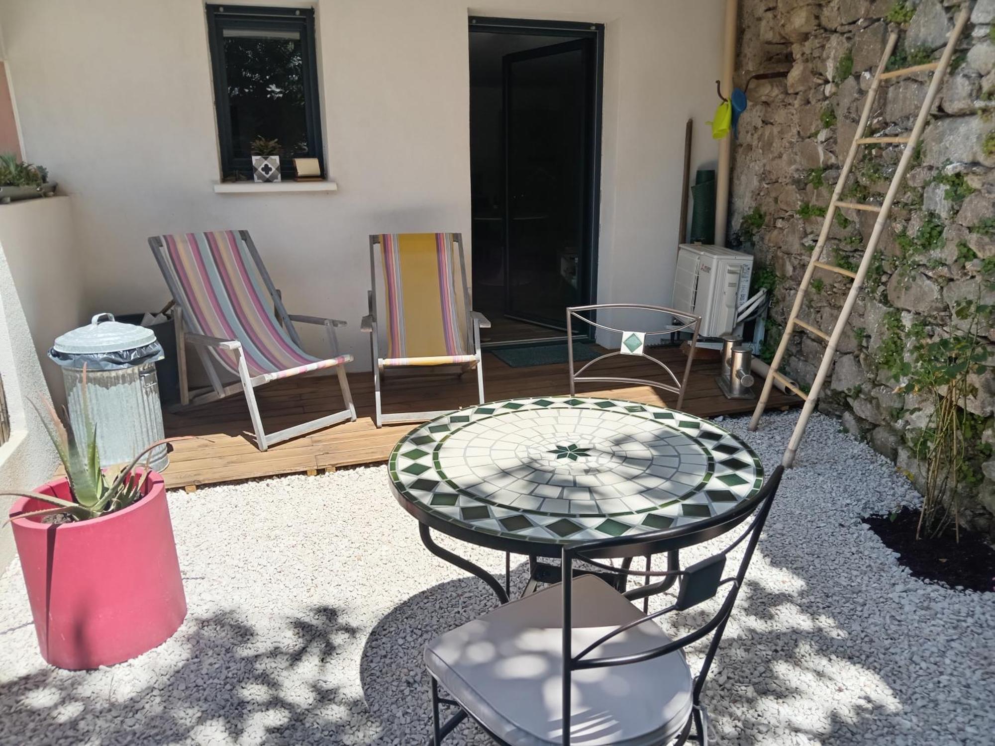 Studio En Rez De Jardin Collobrieres Room photo